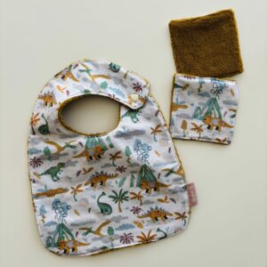 bavoir et lingettes dinosaure